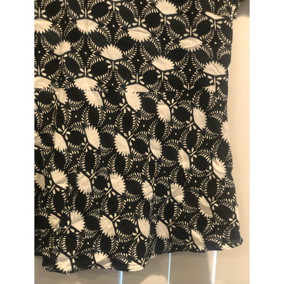 EUC Old Navy Size Large Black White Floral Peplum Short Sleeve Blouse - Picture 13 of 13